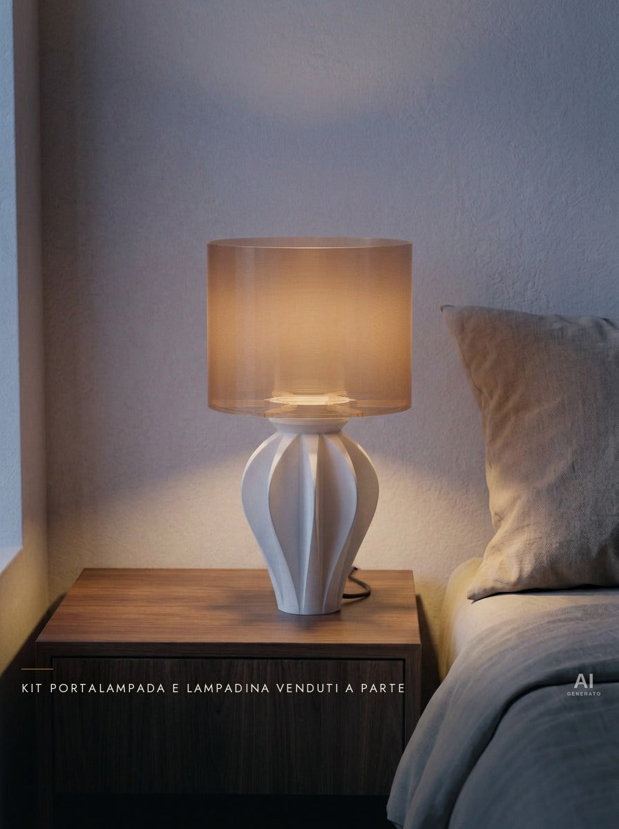 Akani – Lampada paralume – stampata in 3D — ambientata sera accesa — paralume stampato in 3D